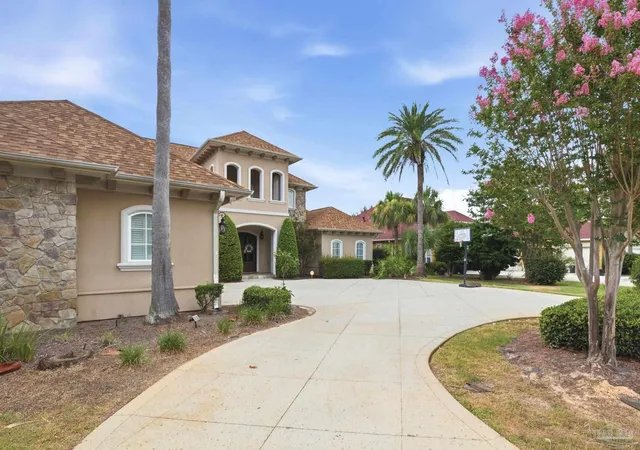 Photo 3 of Single family home for sale at 1305 Quiet Cvs Ct, Gulf Breeze, FL 32563 | MLS# 685824 | Listing updated on 2026-08-19
