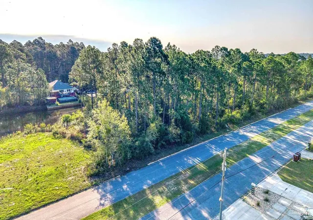 5th image of 0 Bayshore Pkwy, Milton, FL 32583 | MLS# 678491