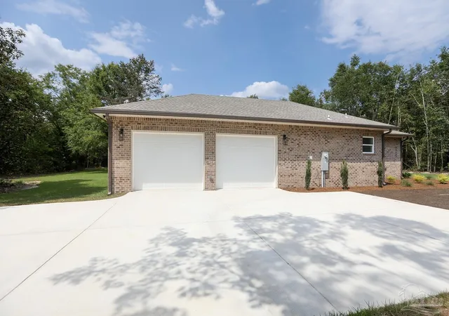 Photo 3 of Sale Pending at 2433 Walling Rd, Milton, FL 32570 | MLS# 688123 | Listing updated on 2026-09-17