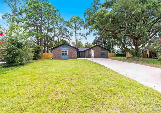 Photo 4 of Single family home for sale at 7855 Bay Meadows Dr, Pensacola, FL 32507 | MLS# 687879 | Listing updated on 2026-10-09