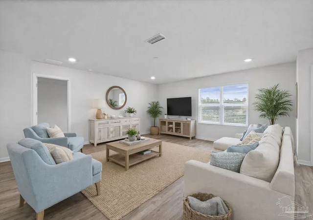 Photo 3 of Single family home for sale at 5771 Belmont Stakes Rd, Pensacola, FL 32526 | MLS# 680575 | Listing updated on 2026-09-09
