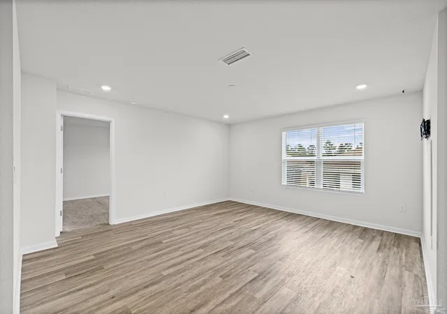 Photo 3 of Single family home for sale at 5771 Belmont Stakes Rd, Pensacola, FL 32526 | MLS# 680575 | Listing updated on 2026-10-05