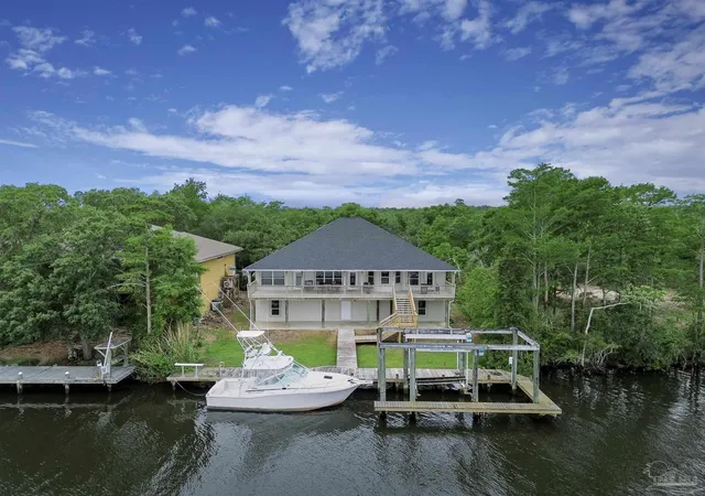 3rd image of 2120 Maria Cir, Pensacola, FL 32514 | MLS# 682038