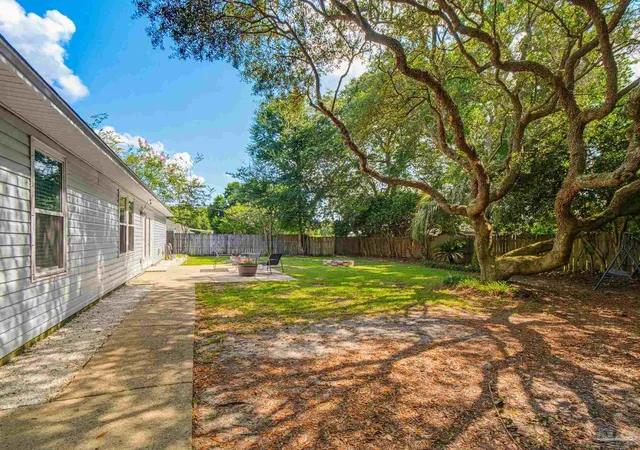 4th image of 2724 Woodbury Ct, Navarre, FL 32566 | MLS# 684342