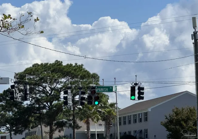 4th image of 3298 Summit Blvd #1, Pensacola, FL 32503 | MLS# 672511
