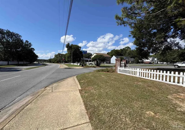 7th image of 3298 Summit Blvd #1, Pensacola, FL 32503 | MLS# 672511