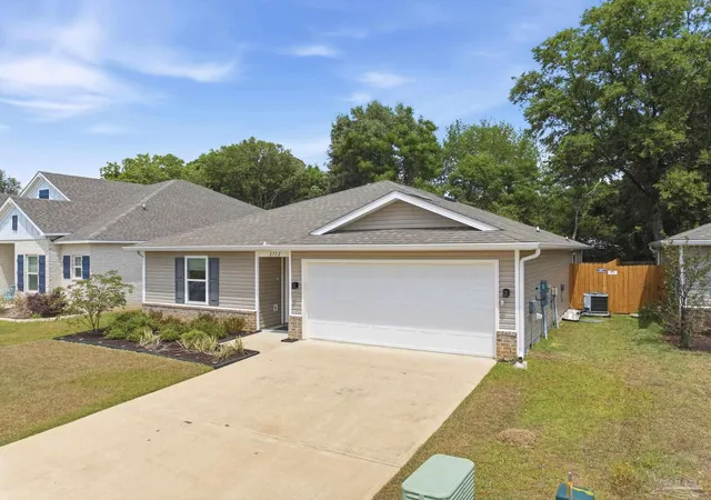 Photo 3 of Single family home for sale at 2752 Savannah Michelle Ln, Pensacola, FL 32534 | MLS# 681534 | Listing updated on 2026-08-31