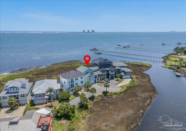 Photo 4 of Single family home for sale at 1137 Sawgrass Dr, Gulf Breeze, FL 32563 | MLS# 684376 | Listing updated on 2026-08-31