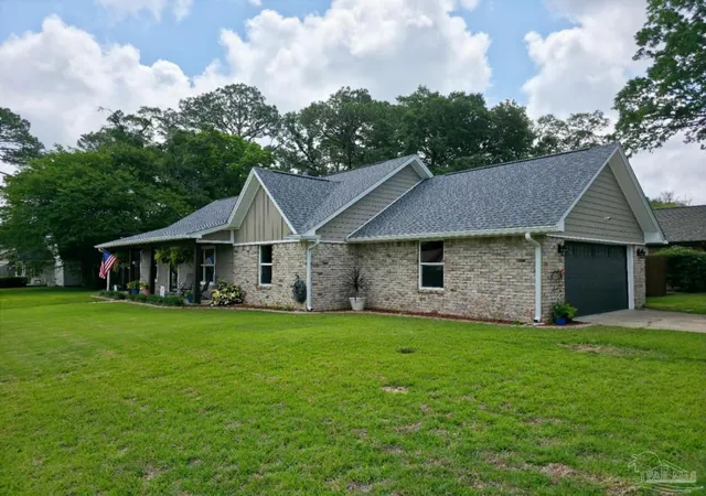 Homes for sale in Pensacola, FL | 577 Bobwhite Ct, Pensacola, FL 32514 | MLS# 681740