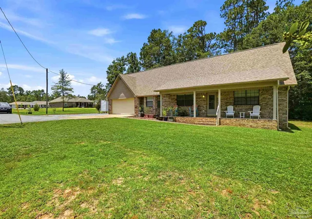 Photo 3 of Single family home for sale at 5820 Pamona St, Milton, FL 32583 | MLS# 685293 | Listing updated on 2026-10-07