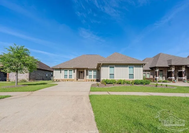 Photo 1 of Single family home for sale at 5928 Huntington Crk Blvd, Pensacola, FL 32526 | MLS# 682673 | Listing updated on 2026-09-28