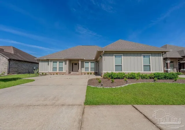Photo 2 of Single family home for sale at 5928 Huntington Crk Blvd, Pensacola, FL 32526 | MLS# 682673 | Listing updated on 2026-09-28