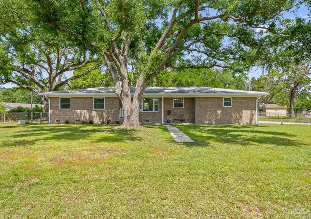 Homes for sale in Pensacola, FL | 100 S Savannah St, Pensacola, FL 32503 | MLS# 683078