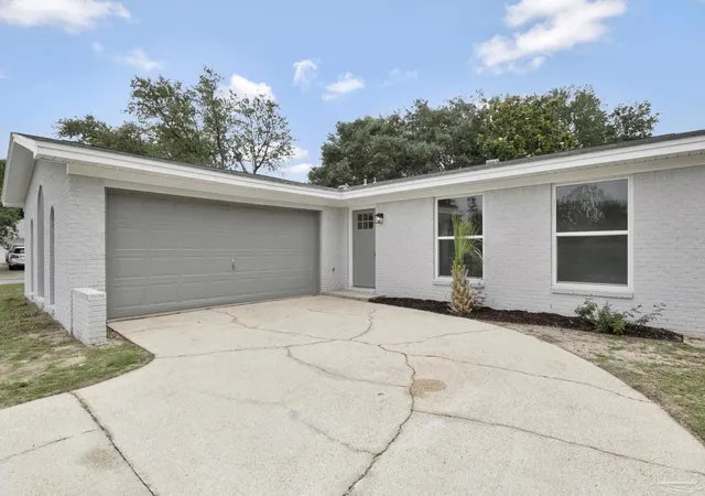 2nd image of 1378 Harvard Dr, Gulf Breeze, FL 32563 | MLS# 683568