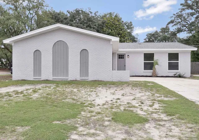 3rd image of 1378 Harvard Dr, Gulf Breeze, FL 32563 | MLS# 683568