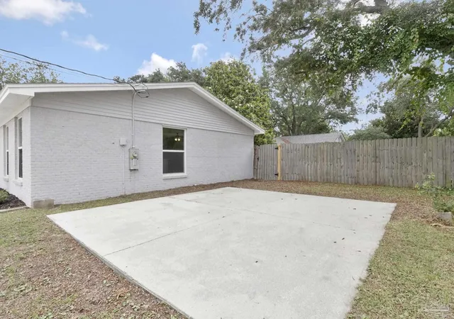 5th image of 1378 Harvard Dr, Gulf Breeze, FL 32563 | MLS# 683568