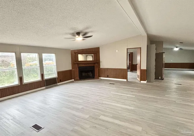 Photo 4 of Manufactured home for sale at 1816 St Mary Dr, Gulf Breeze, FL 32563 | MLS# 684706 | Listing updated on 2026-09-04