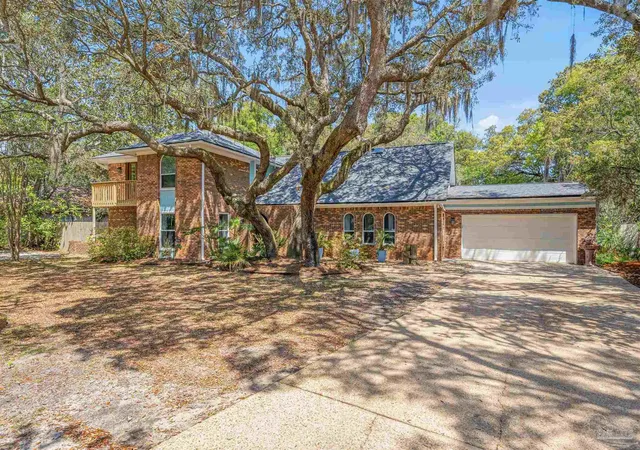 Photo 2 of Single family home for sale at 1555 Oak Shore Dr, Gulf Breeze, FL 32563 | MLS# 681770 | Listing updated on 2026-08-14