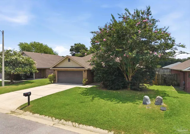 Photo 3 of Single family home for sale at 4939 Makenna Cir, Milton, FL 32571 | MLS# 685624 | Listing updated on 2026-09-18