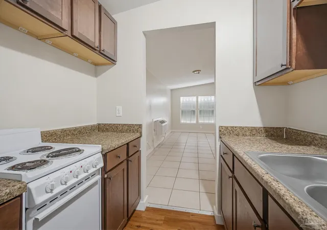 52nd image of 211 Nw Gilliland Rd, Pensacola, FL 32507 | MLS# 681136
