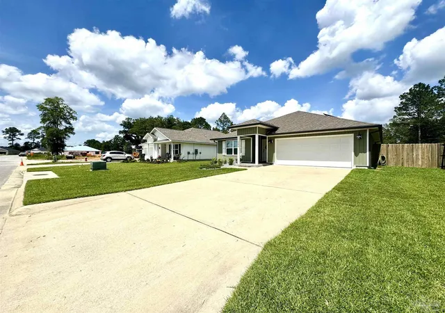 Photo 2 of Single family home for sale at 9676 Angel Oak Dr, Pensacola, FL 32526 | MLS# 685067 | Listing updated on 2026-09-12