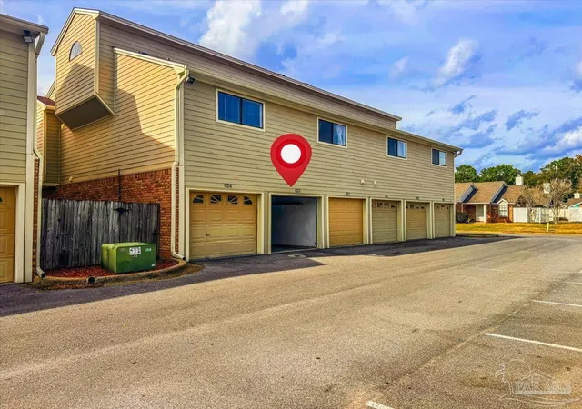 2nd image of 5001 Grande Dr, Pensacola, FL 32504