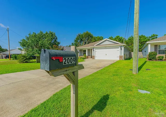 Photo 2 of Sale Pending at 2009 Presidio St, Navarre, FL 32566 | MLS# 687582 | Listing updated on 2026-10-07