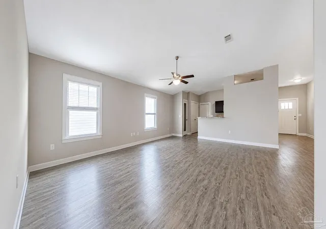 Photo 3 of Sale Pending at 2009 Presidio St, Navarre, FL 32566 | MLS# 687582 | Listing updated on 2026-10-07