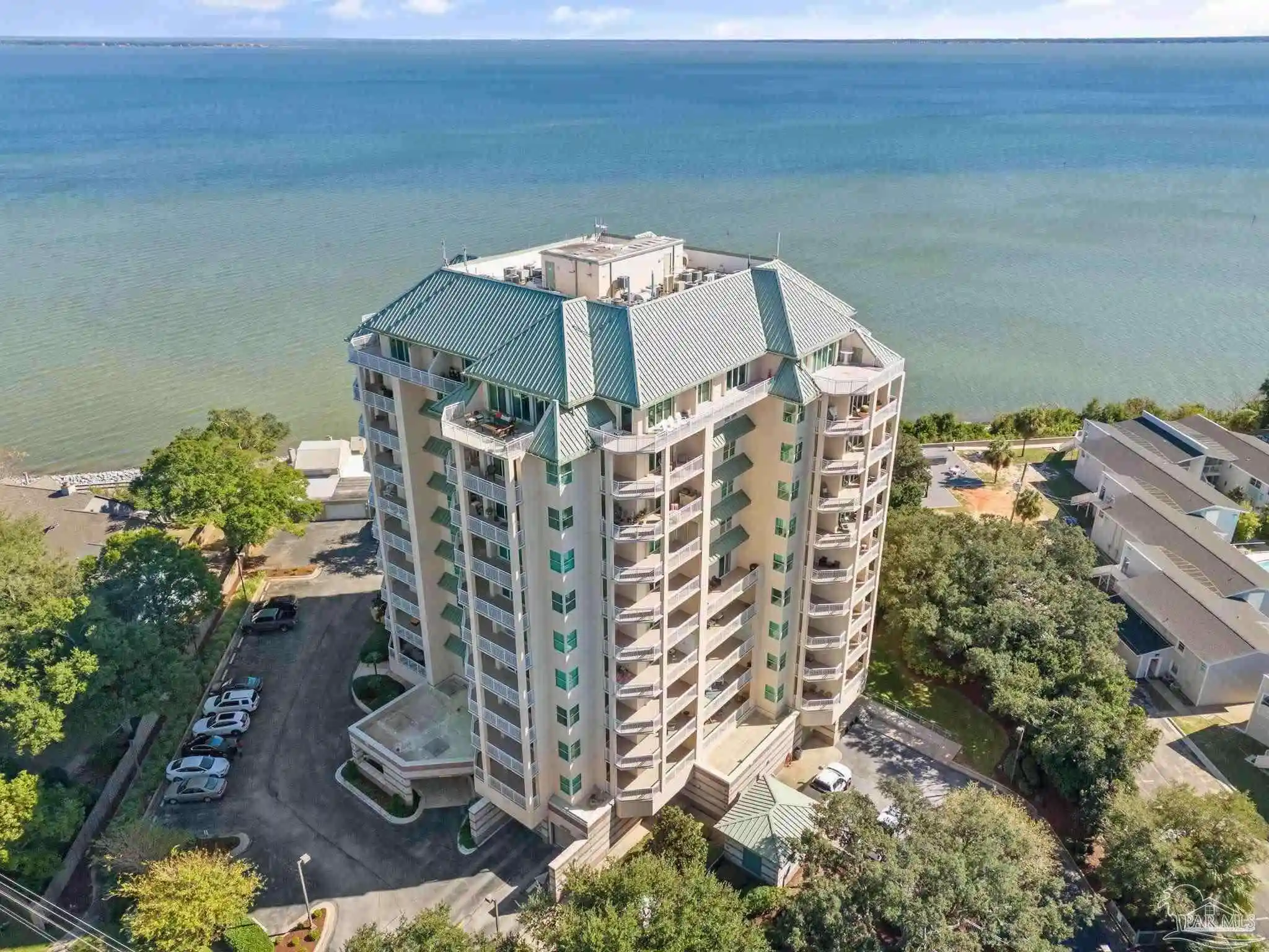 Listing Photo 1 - Condo for sale in 1700 Scenic Hwy located at 1700 Scenic Hwy, Pensacola, FL 32503 - Unit #403