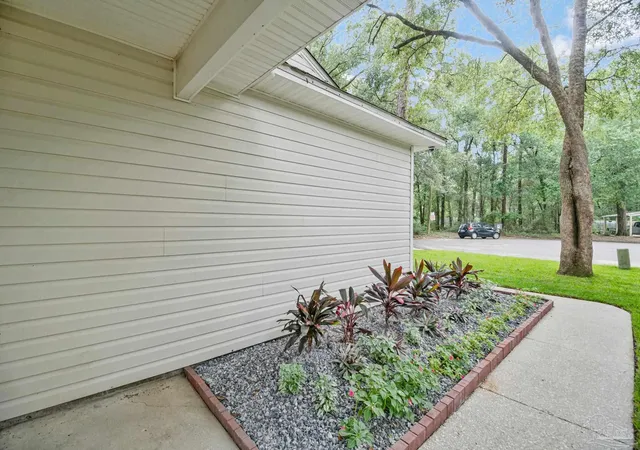 3rd image of 6102 Chablis Ln, Pensacola, FL 32504 | MLS# 685664