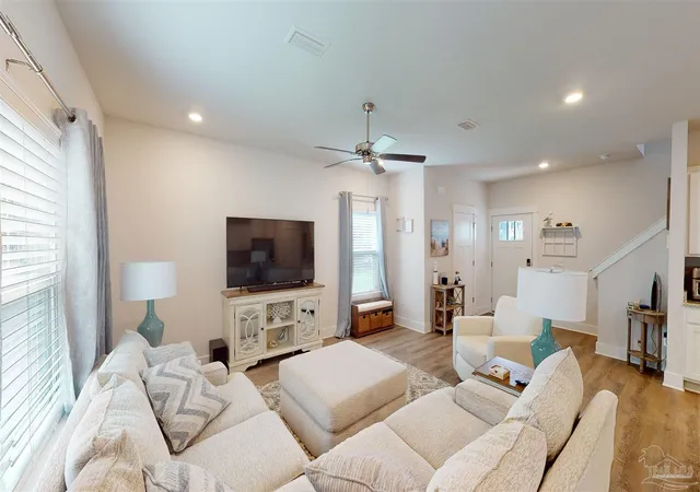 2nd image of 50 Maxfli Pl, Pensacola, FL 32507 | MLS# 673487