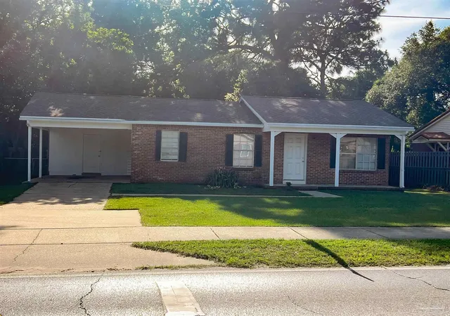 Photo 1 of Single family home for sale at 6255 Memphis Ave, Pensacola, FL 32526 | MLS# 685409 | Listing updated on 2026-10-16
