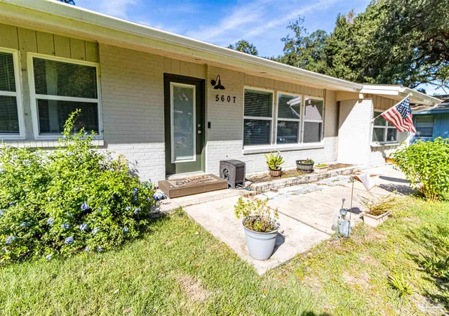 Photo 3 of Single family home for sale at 5607 Fairview Dr, Pensacola, FL 32505 | MLS# 672901 | Listing updated on 2026-09-11