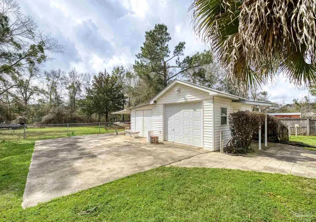 Homes for sale in Cantonment, FL | 3525 Applewood Ln, Cantonment, FL 32533 | MLS# 678053
