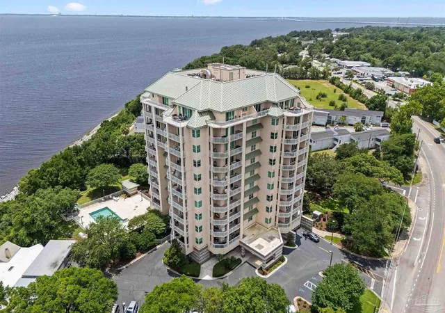 2nd image of 1700 Scenic Hwy #202, Pensacola, FL 32503 | MLS# 685107