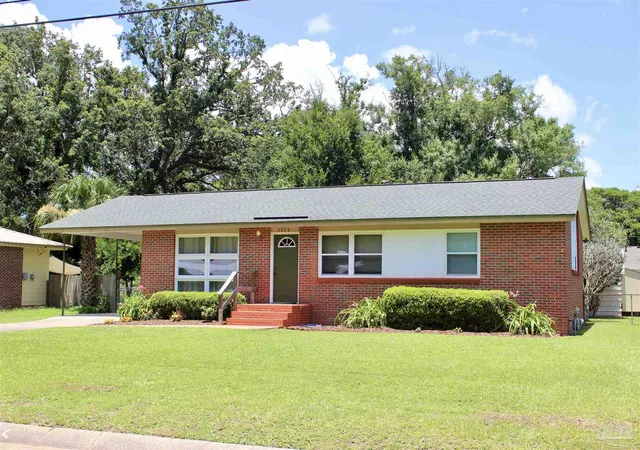 3rd image of 3820 Whispering Pines Dr, Pensacola, FL 32504 | MLS# 685144