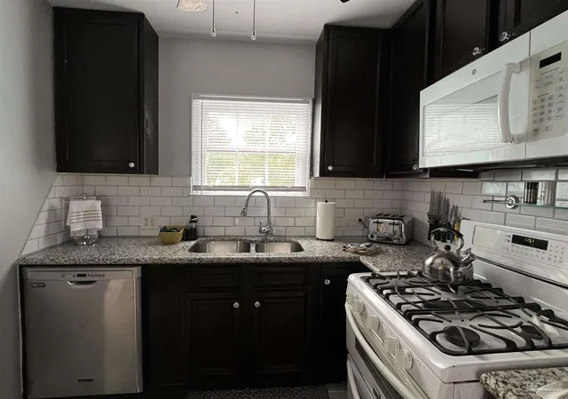 Photo 4 of Single family home for sale at 1322 Wilson Ave, Pensacola, FL 32507 | MLS# 685290 | Listing updated on 2026-07-01