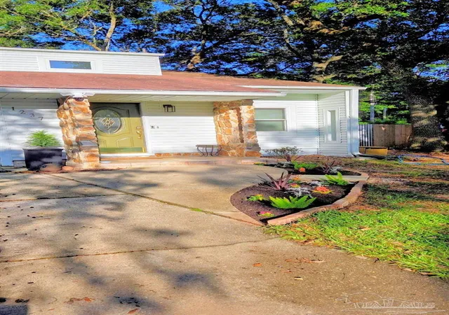 Photo 2 of Single family home for sale at 1237 Chisholm Trl, Pensacola, FL 32514 | MLS# 681858 | Listing updated on 2026-08-28