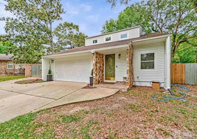 Photo 3 of Single family home for sale at 1237 Chisholm Trl, Pensacola, FL 32514 | MLS# 681858 | Listing updated on 2026-08-28