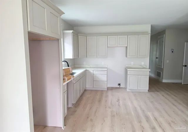 Photo 4 of Single family home for sale at 8603 Walnut Ave, Pensacola, FL 32534 | MLS# 688332 | Listing updated on 2026-09-10