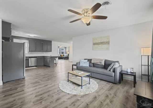 3rd image of 6130 Jasmine Rd, Pensacola, FL 32504 | MLS# 679173