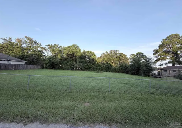 Photo 1 of Land for sale at 2540 N Z St, Pensacola, FL 32505 | MLS# 688129 | Listing updated on 2026-08-31