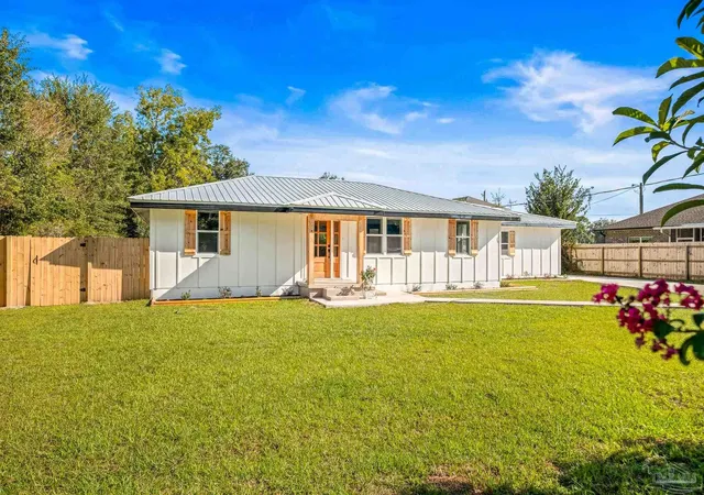 Photo 4 of Sale Pending at 216 W 9 1/2 Mile Rd, Pensacola, FL 32534 | MLS# 660475 | Listing updated on 2026-04-29