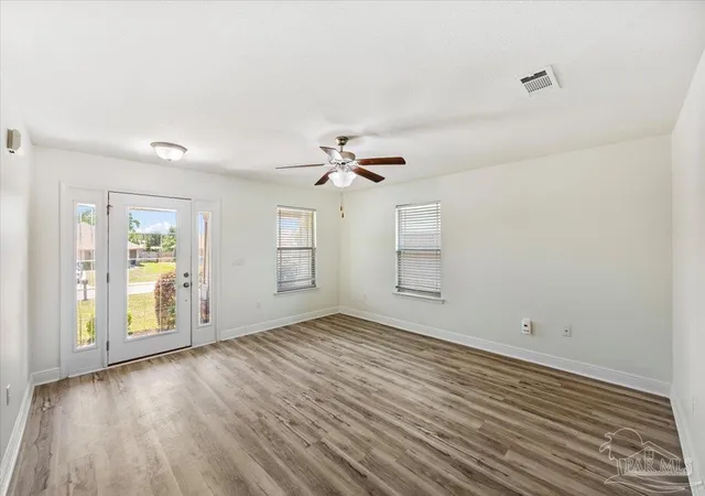 Photo 3 of Single family home for sale at 3024 Enclave Ct, Gulf Breeze, FL 32563 | MLS# 683802 | Listing updated on 2026-09-16