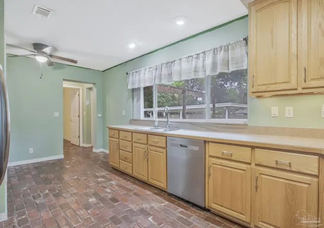 Photo 3 of Single family home for sale at 724 Woodmere Dr, Pensacola, FL 32503 | MLS# 684613 | Listing updated on 2026-09-25