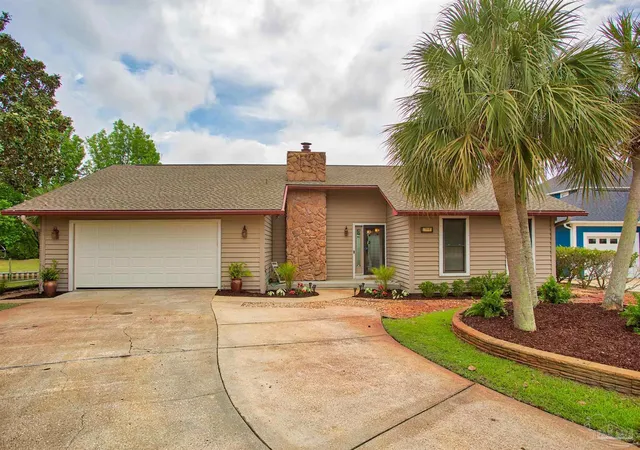 Photo 2 of Single family home for sale at 1090 Park Ln, Gulf Breeze, FL 32563 | MLS# 663480 | Listing updated on 2026-10-29