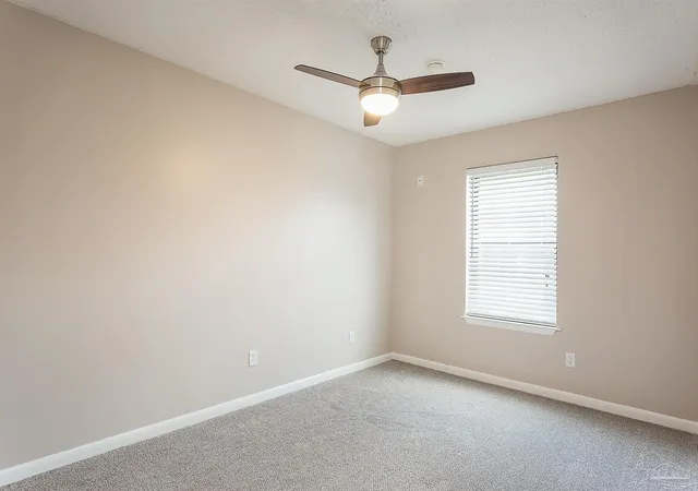 Photo 4 of Single family home for sale at 1090 Park Ln, Gulf Breeze, FL 32563 | MLS# 663480 | Listing updated on 2026-10-29