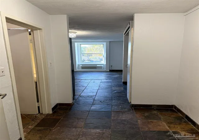 4th image of 224 E Garden St #308, Pensacola, FL 32502 | MLS# 682170