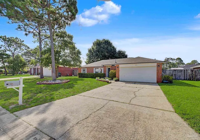 Photo 4 of Single family home for sale at 535 Capstan Ct, Pensacola, FL 32507 | MLS# 685255 | Listing updated on 2026-09-13