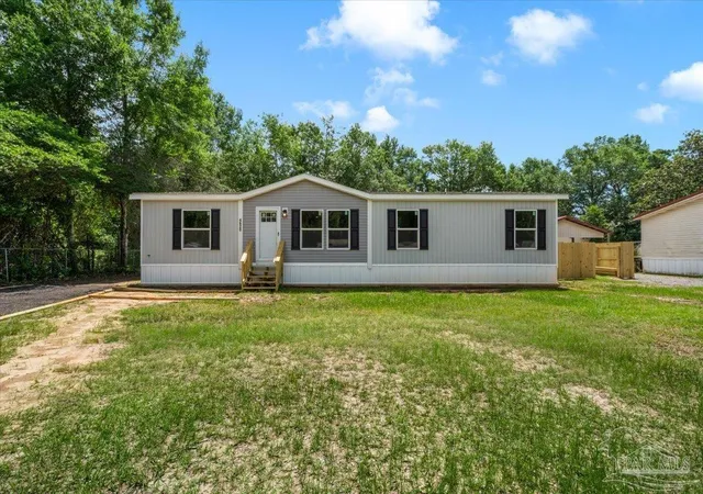 Homes for sale in Pace, FL | 4620 Garllum Dr, Pace, FL 32571 | MLS# 683517